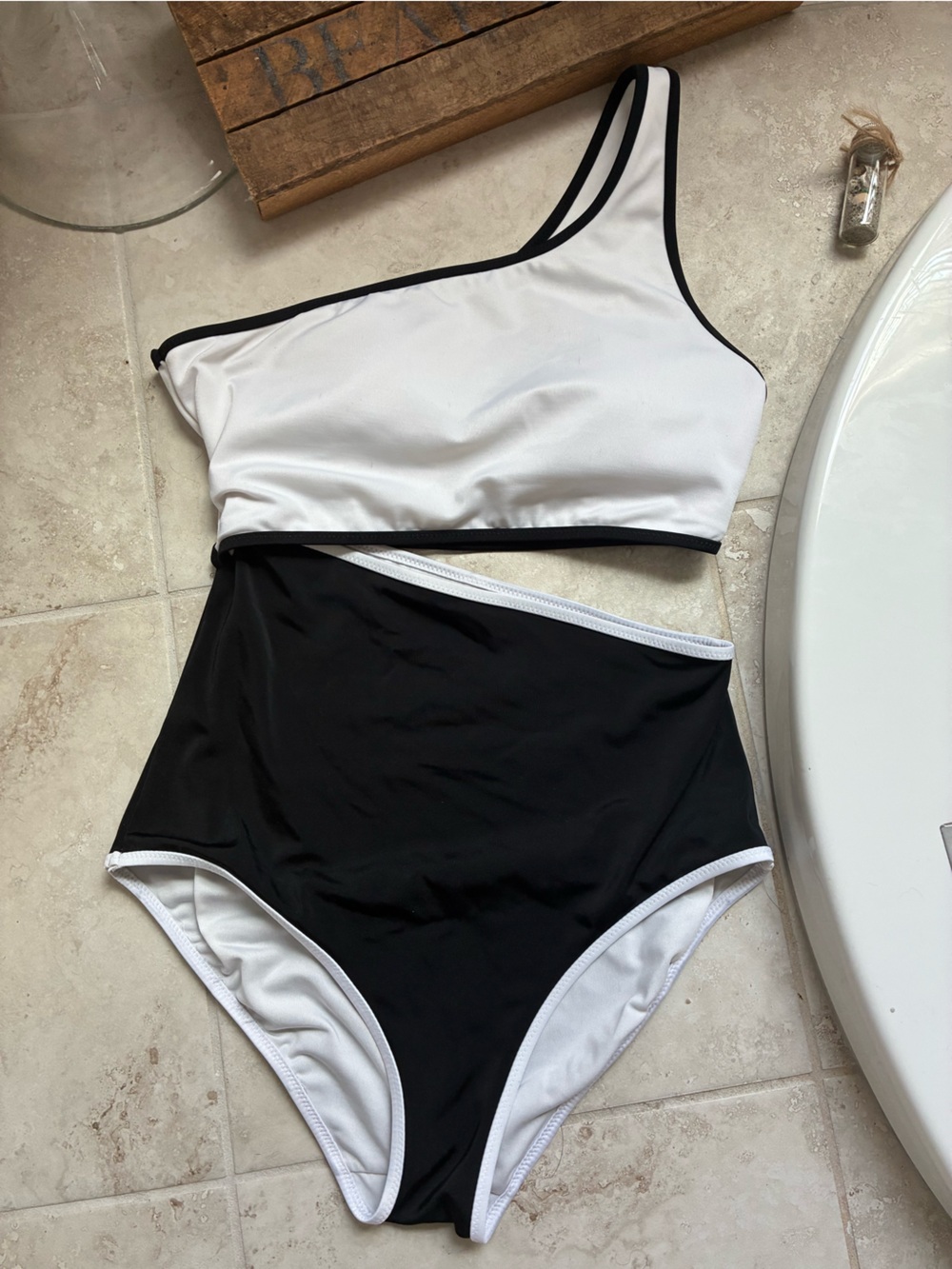 One Piece Victoria's Secret Black and White One-Shoulder Bikini Set